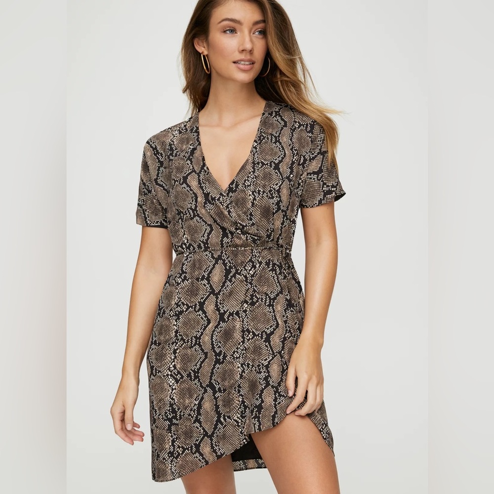 4/$20 - Babaton Wallace dress in snake print